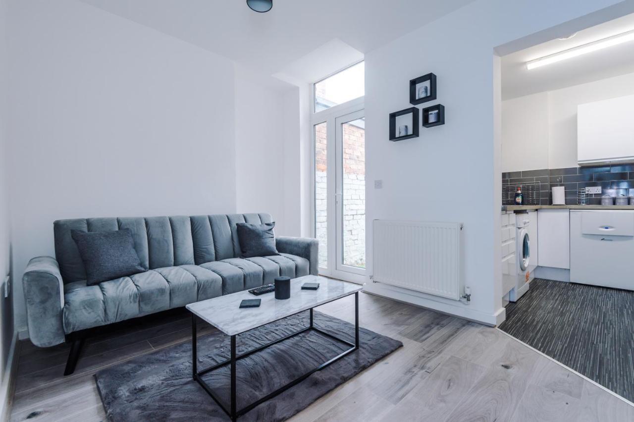 Cosy 3 Bed 3 Bath House - Central Liverpool -Self Check-In & Free Parking! Villa Exterior foto